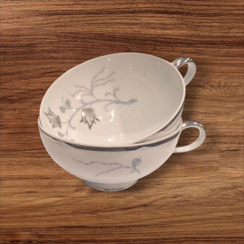 Eschenbach Bavaria Germany Classic White Floral Teacups